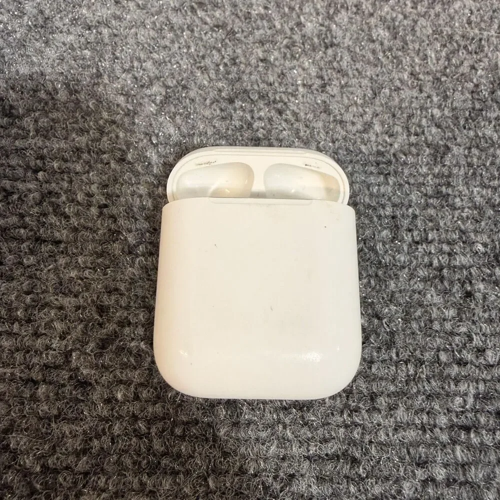Apple AirPods Wireless Earbuds White Bluetooth Charging Case For Parts